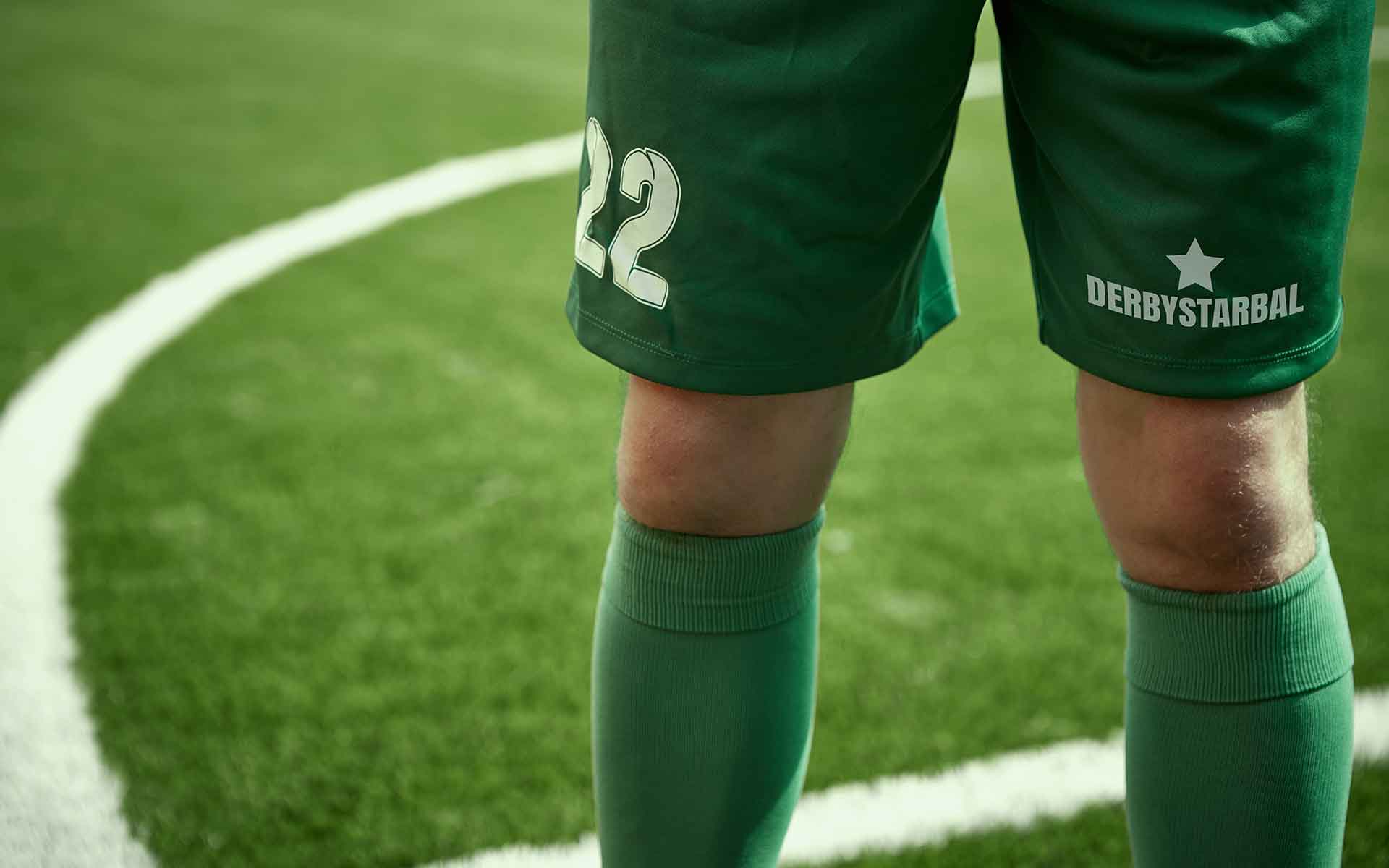 Derbystarbal banner voetbalverenigingen